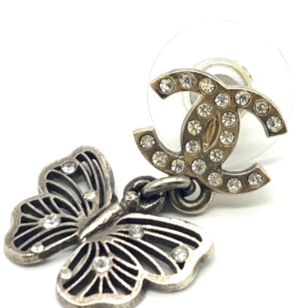 CHANEL Authentic Logo Earrings - Picture 2 of 6